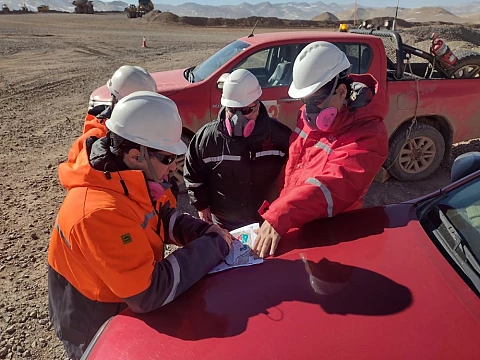 4b6744e708b5554e43f39ff30a6991de_XL