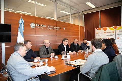 4cd2aa9ca5e0a5d6299c972342eeae80_XL