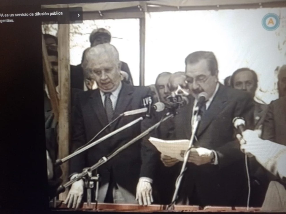 61a0484f67db6fff33f7e390564e4d9d_XL